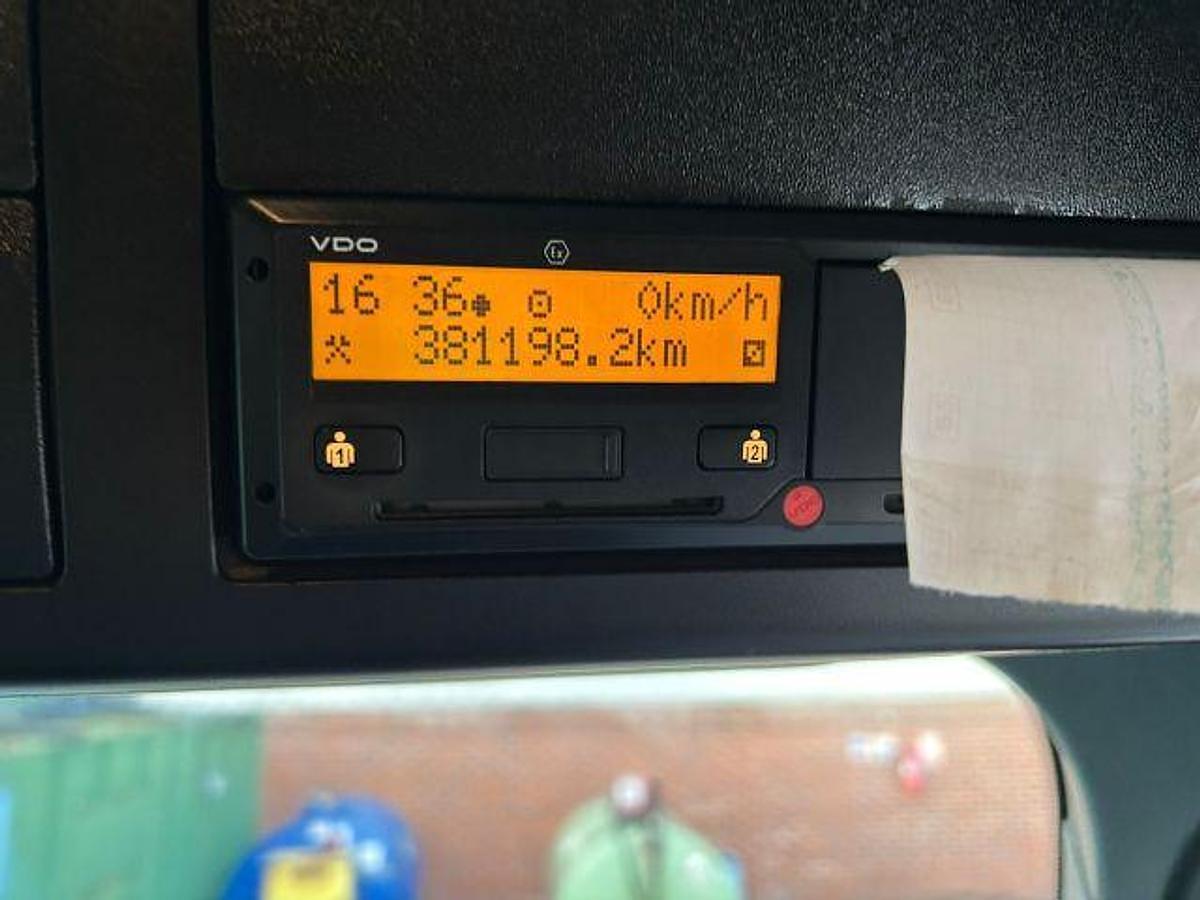 Used 2018 (18) Mercedes Arocs 3240 8x2 Rearlift Beavertail