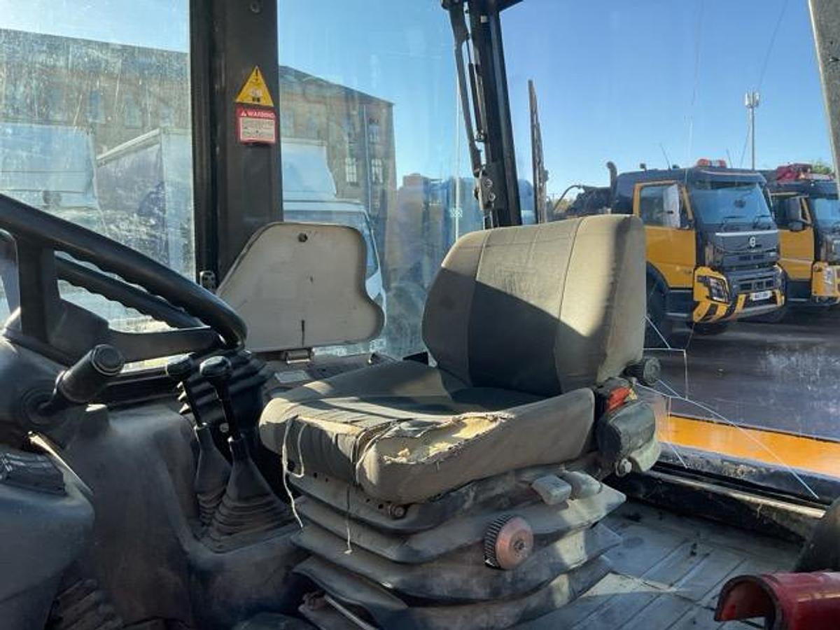 Used 2004 JCB 2CX Airmaster 725