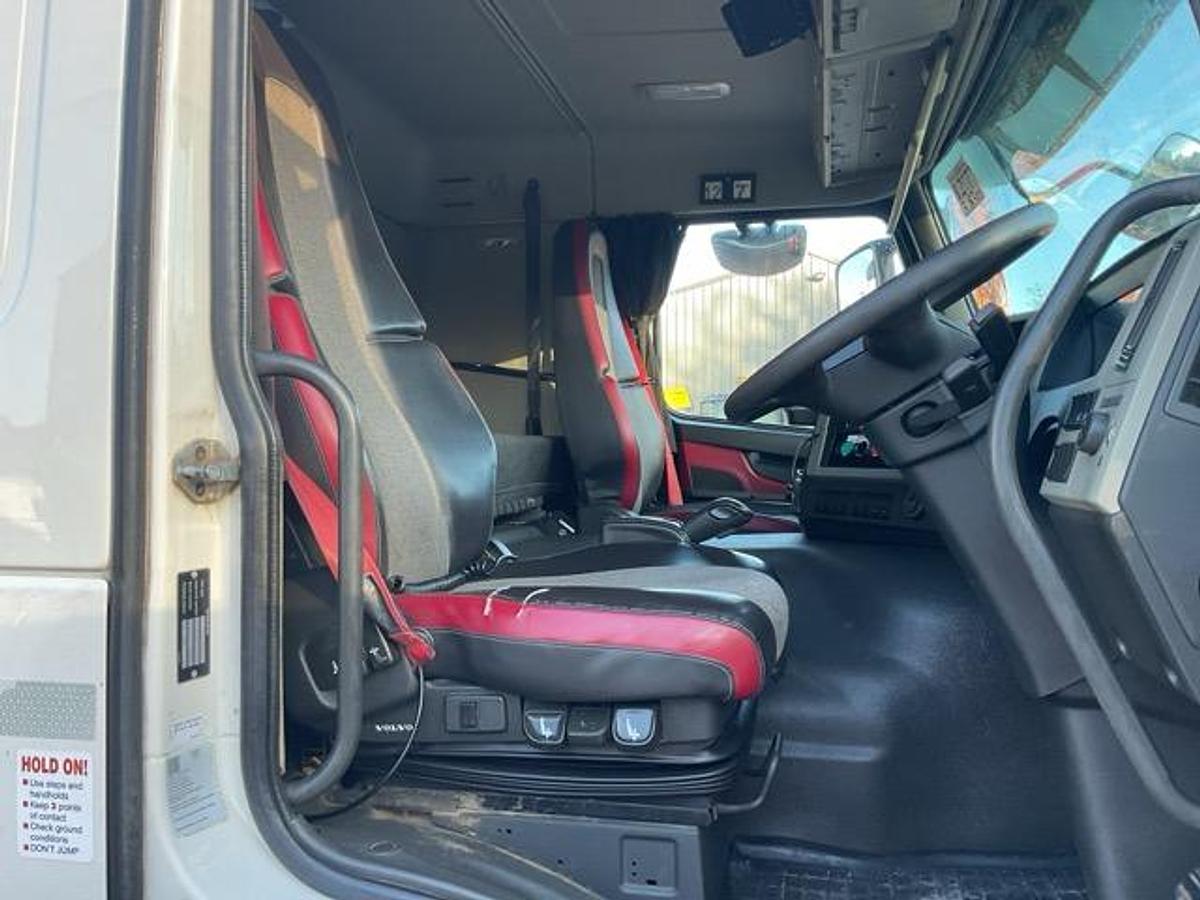 Used 2016 Volvo FM410 8x4 Tridem Mixer