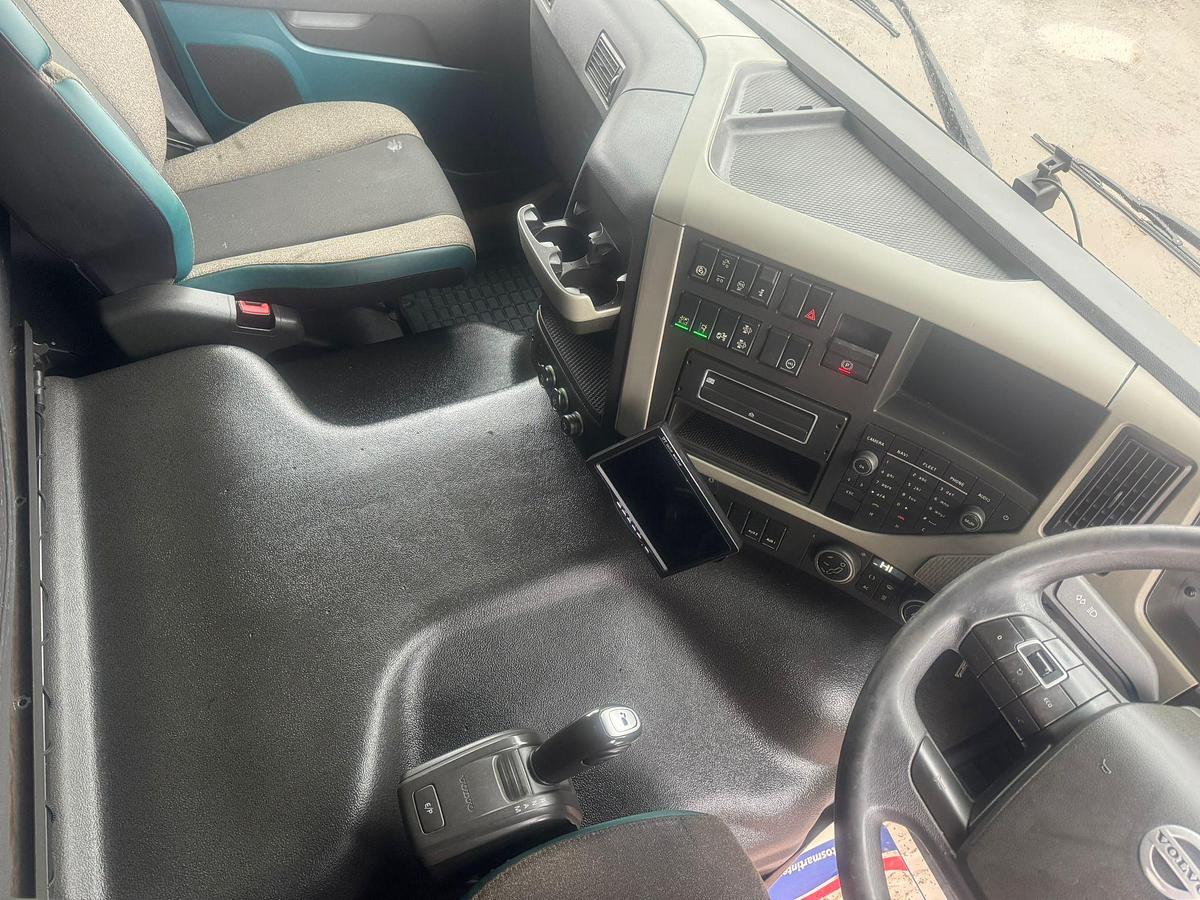 Used 2020 (20) Volvo FM460 G/T 6x2 Midlift