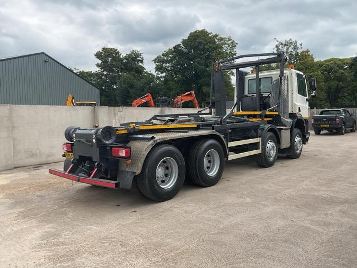 Used 2016 DAF CF400 8x4 Hookloader