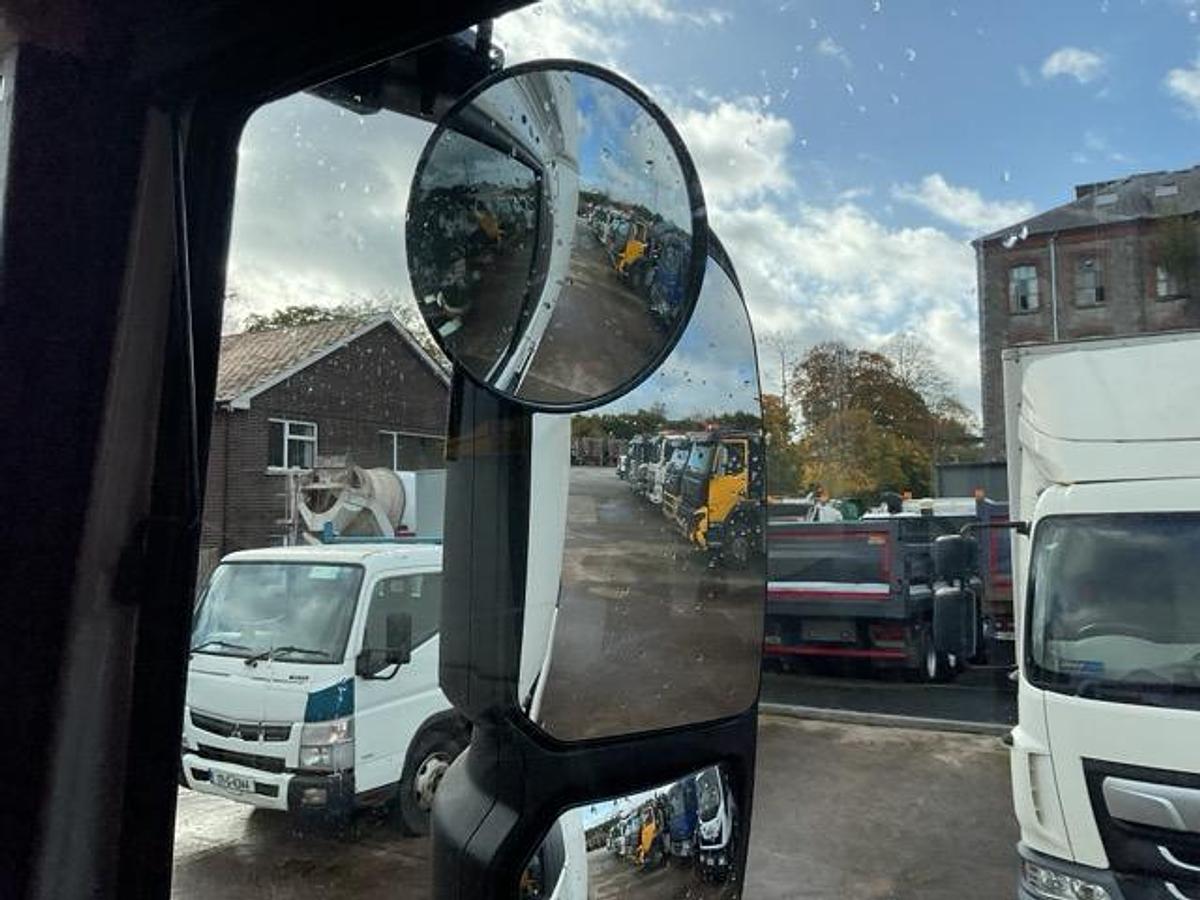 Used 2022 Iveco S Way 420 4x2 T/Unit