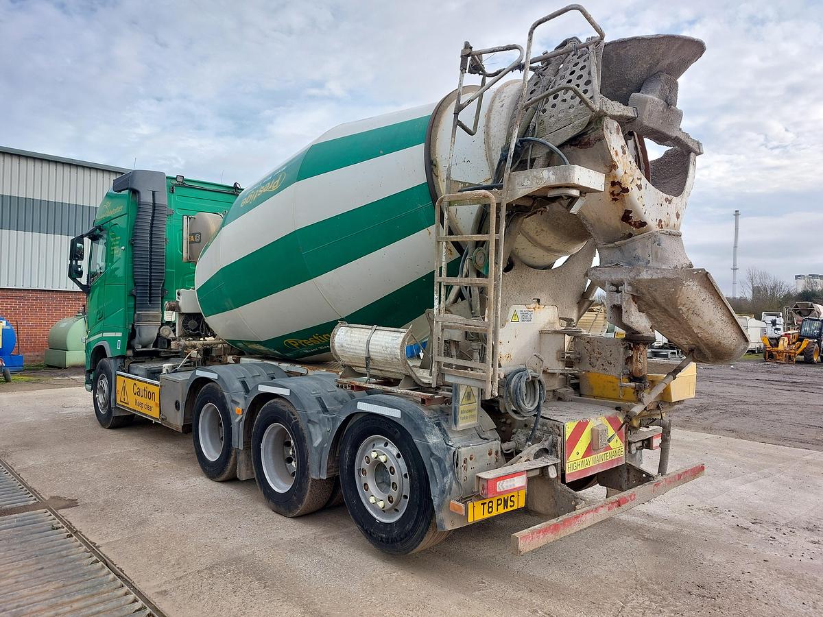 Used 2017 Volvo FH TRIDEM MIXER