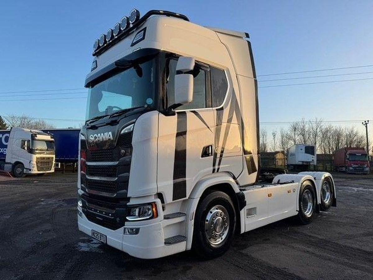 Used 2025 (25) Scania S770 V8 6x2 Rearlift