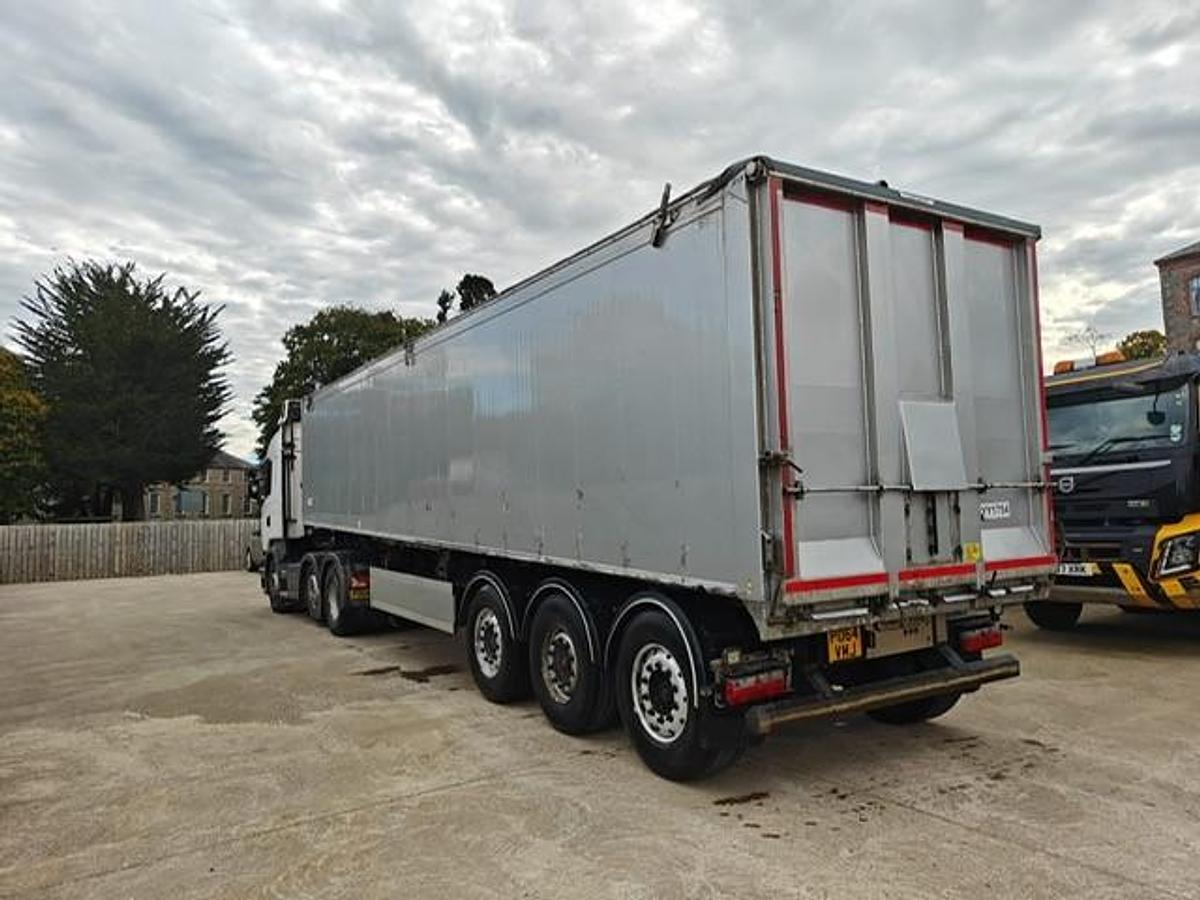 Used 2019 Fruehauf 70cyd Sloper Plankside Tipping Trailer