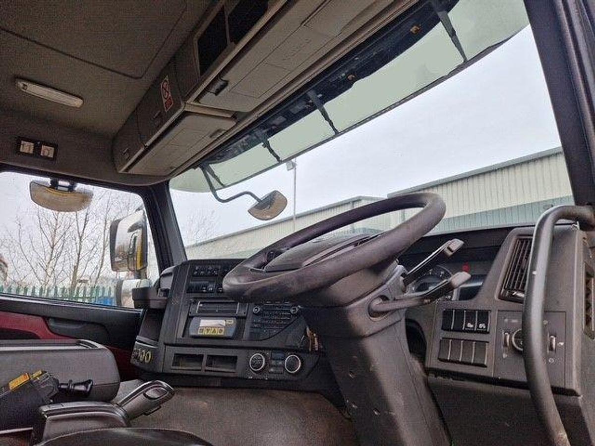 Used 2017 (17) Volvo FMX420 8x4 Steel Tipper