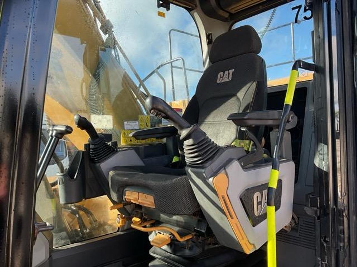 Used 2019 CAT 320 Tracked Excavator