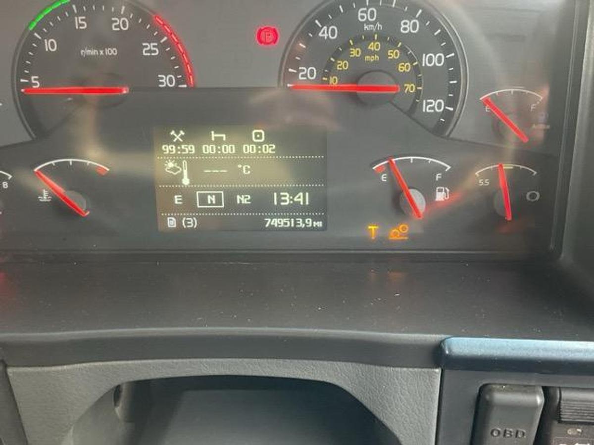 Used 2007 Volvo FH480 6x2 Twin Wheel Tag Axle