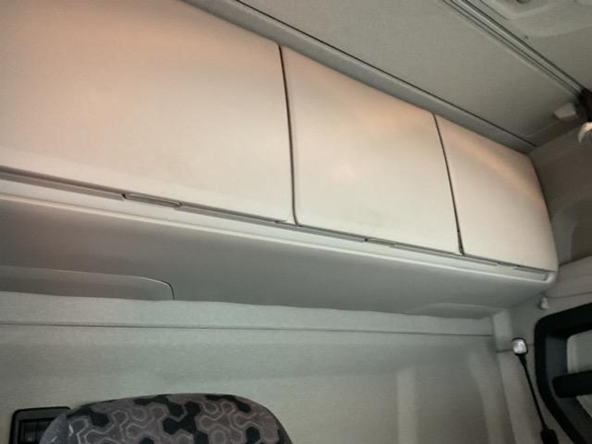 Used 2023 Scania R560 6x2 Rear Lift