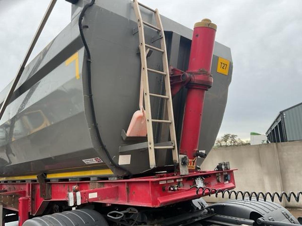 Used 2013 Weightlifter Tri Axle Alloy  Tipping Trailer