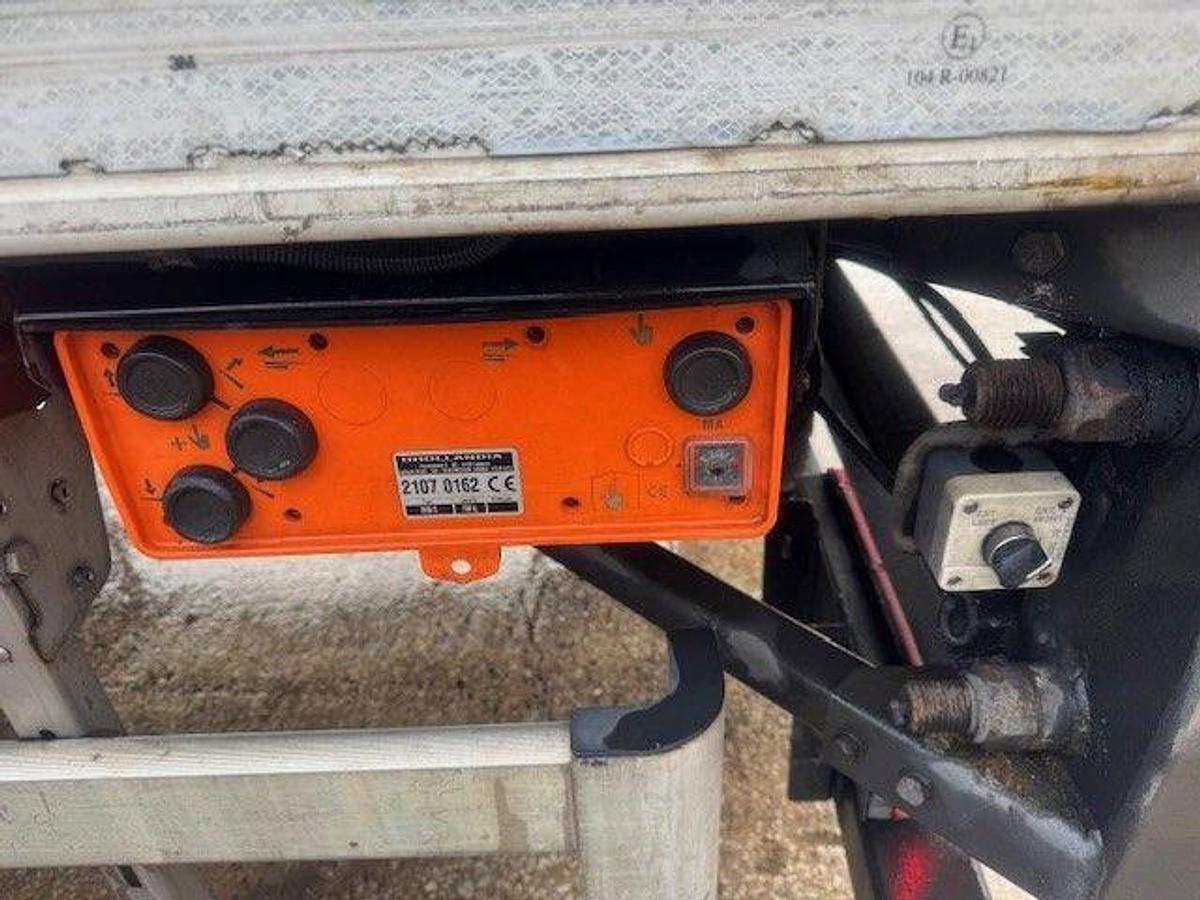 Used 2017 (17) Scania P250 4x2 18T Fridge