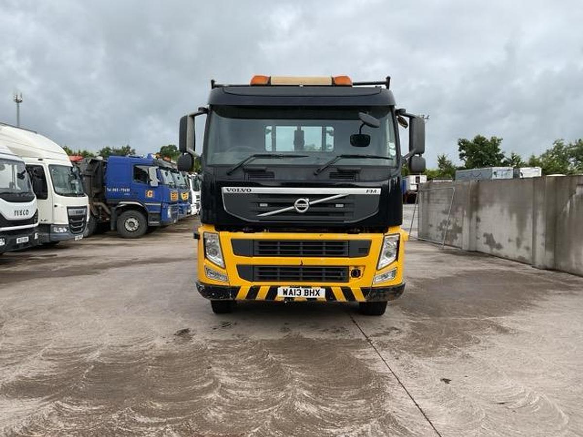 Used 2013 (13) Volvo FM380 8x4 Hookloader