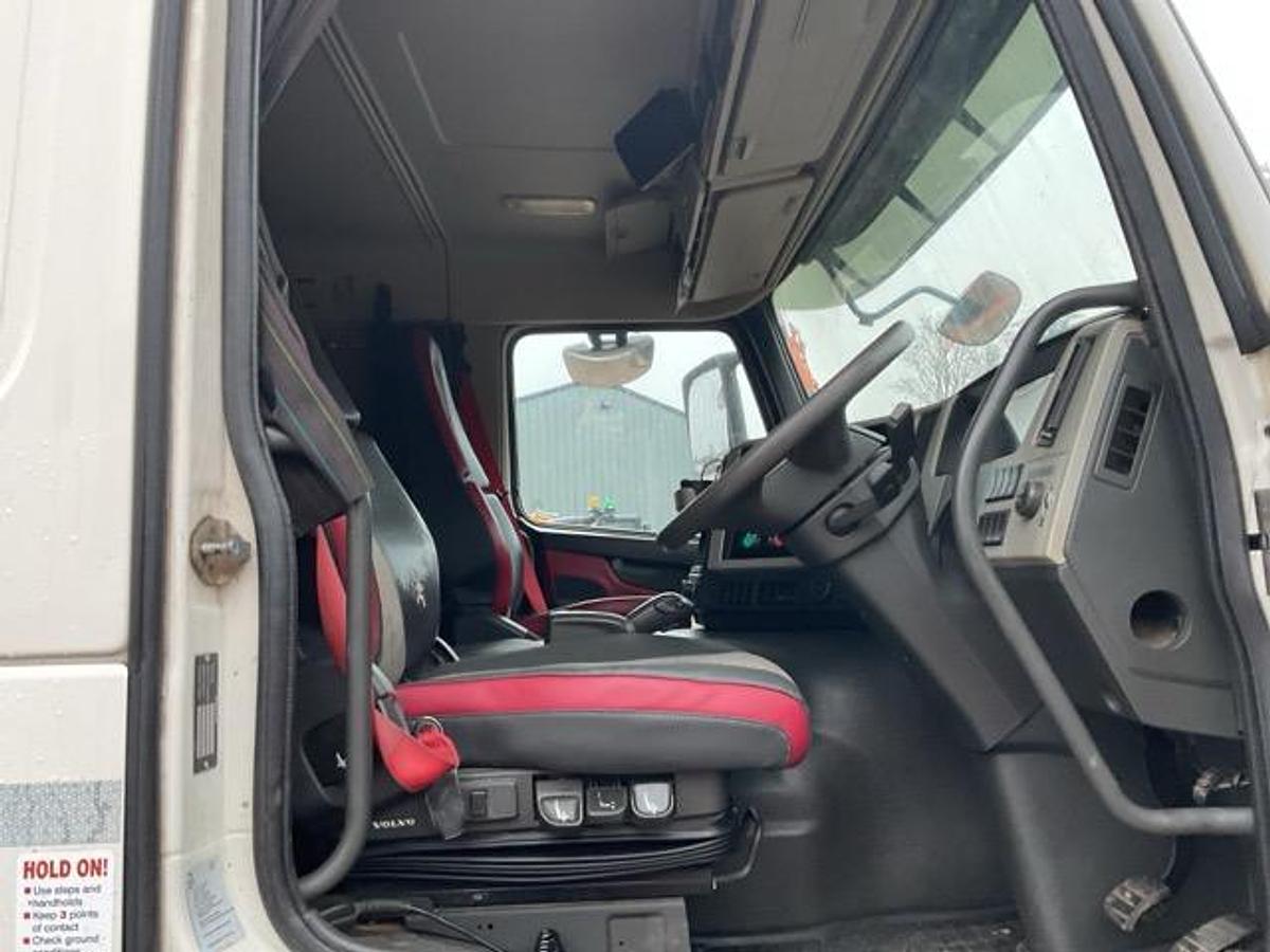 Used 2016 Volvo FM410 8x4 Tridem Mixer