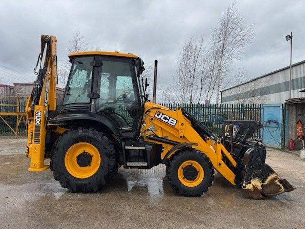 Used 2024 JCB 3CX Sitemaster Backhoe Loader