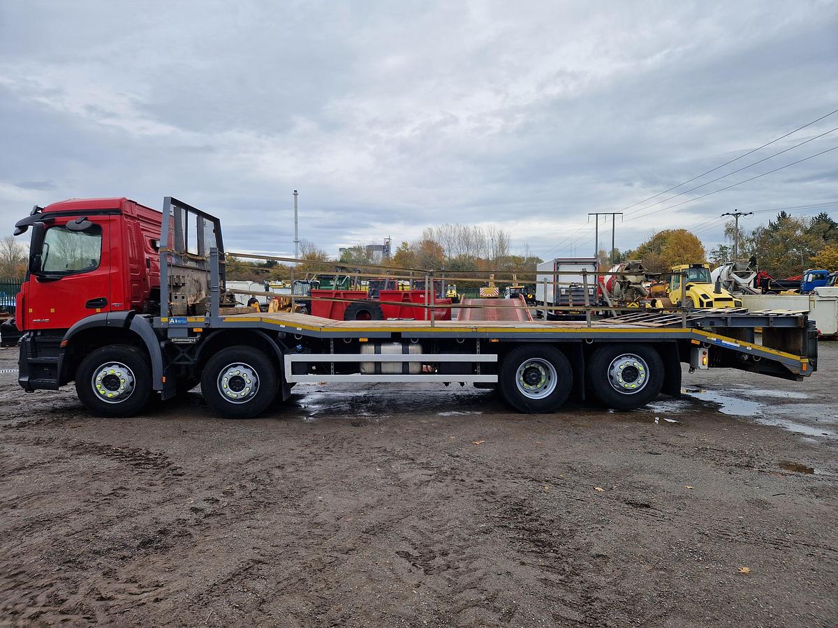 Used 2018 (18) Mercedes Arocs 3240 8x2 Rearlift Beavertail