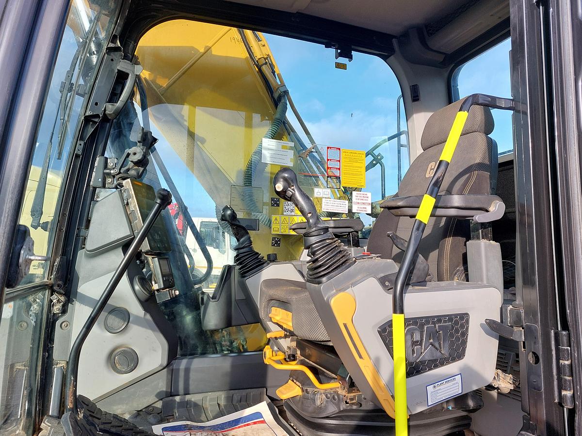 Used 2018 CAT 320