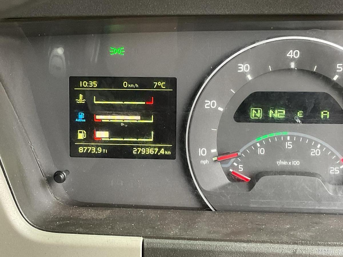 Used 2018 Volvo FM410 8X4 TIPPER GRAB