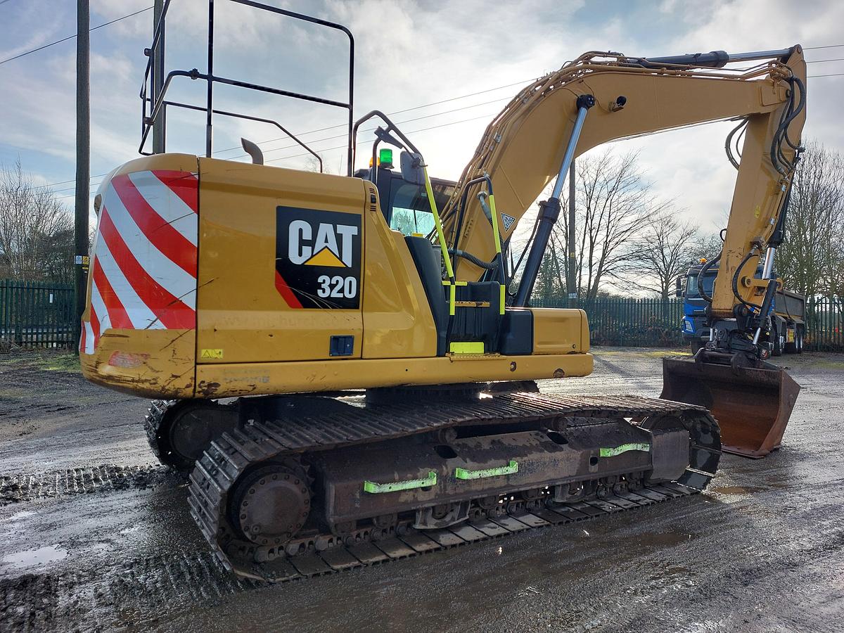 Used 2018 CAT 320