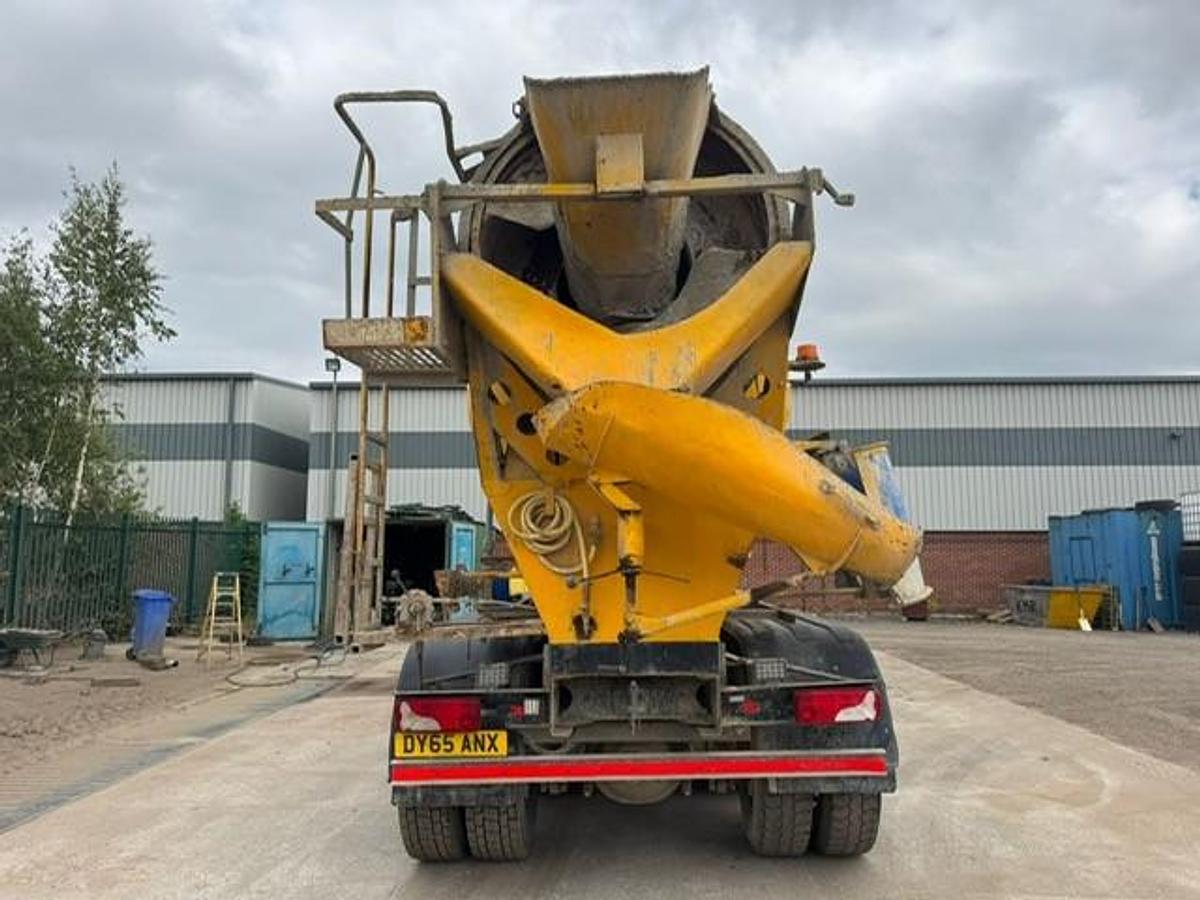 Used 2015 Scania P410 8x4 Mixer