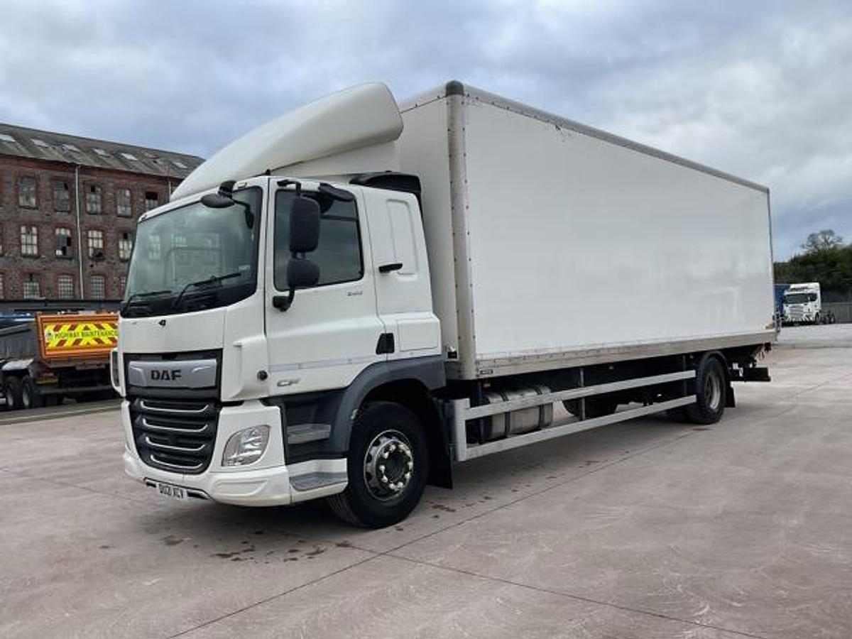 Used 2021 DAF CF260 4x2 Boxvan