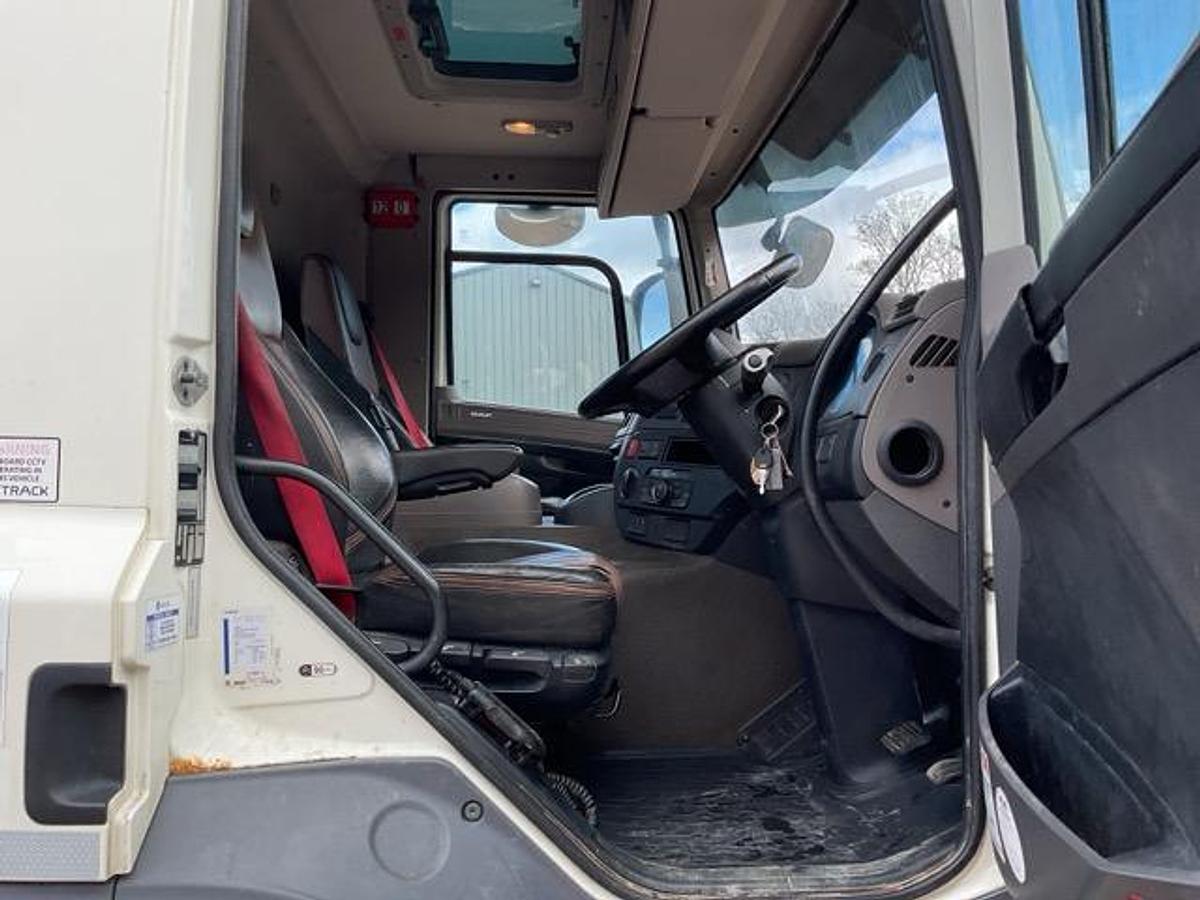 Used 2019 DAF CF410 8x2 Flatbed c/w Crane