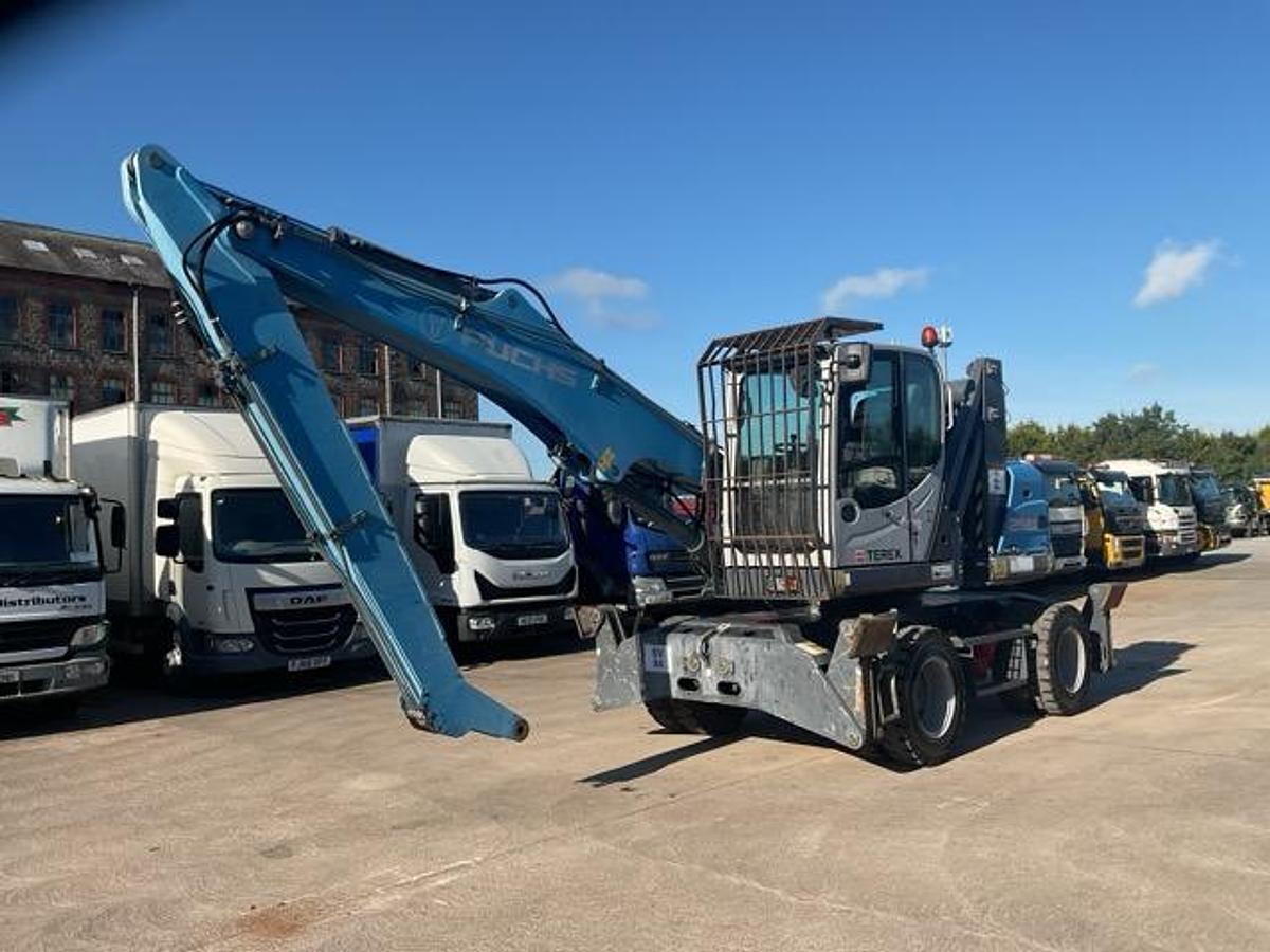 Used 2015 Terex Fuchs MHL250 Material Handler