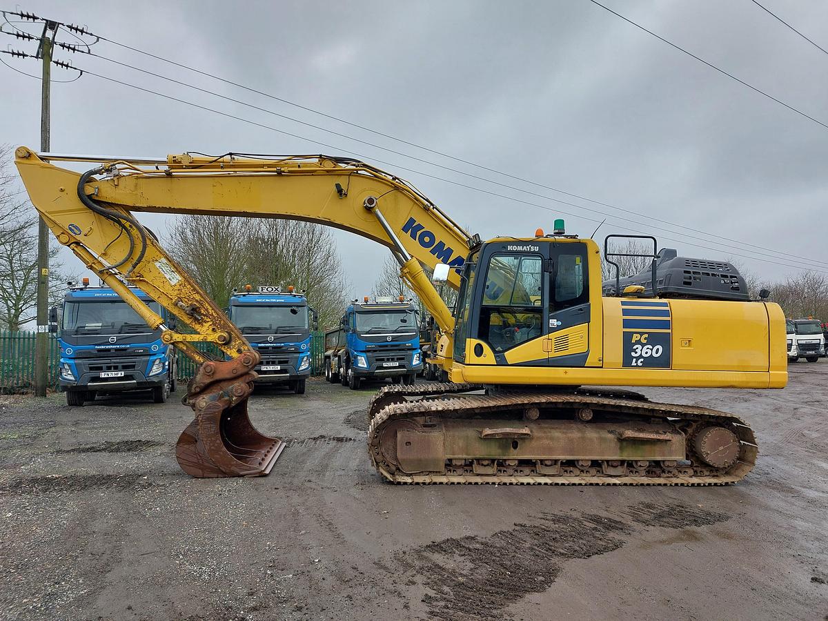 Used 2018 Komatsu PC360LC-11 Tracked Excavator
