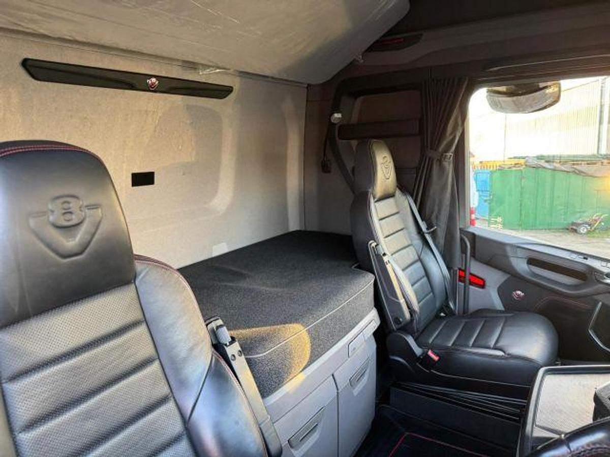 Used 2025 (25) Scania S770 V8 6x2 Rearlift