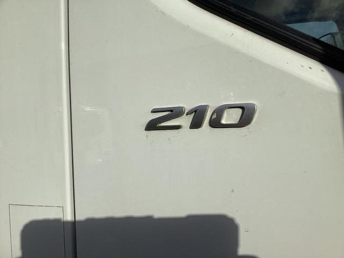 Used 2018 DAF LF210 12T Boxvan