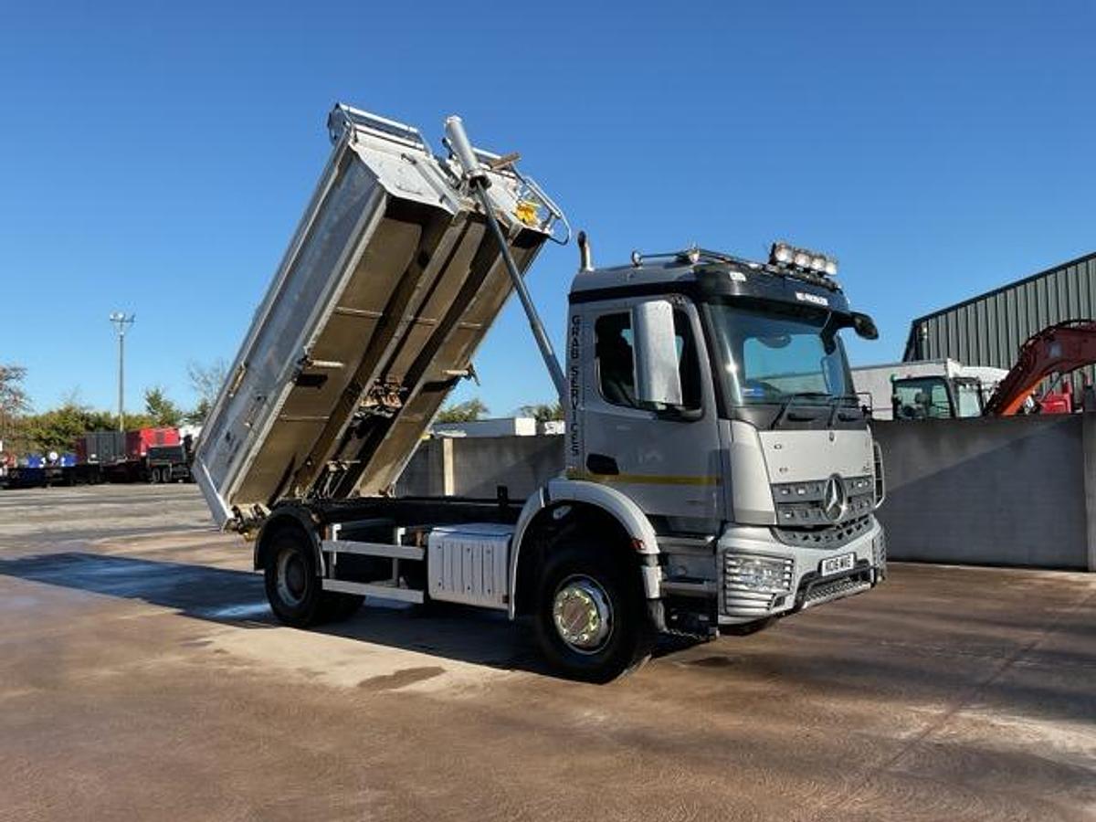 Used 2016 Mercedes Arocs 1827 4x2 18T Tipper