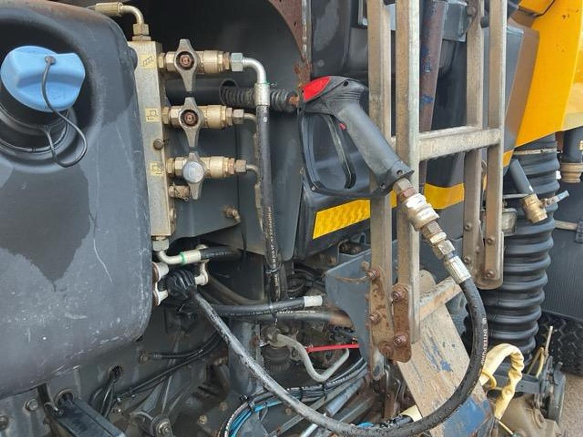 Used 2020 DAF LF220 4x2 Johnston V65T Road Sweeper