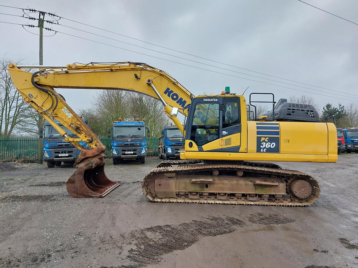 Used 2018 Komatsu PC360LC-11 Tracked Excavator