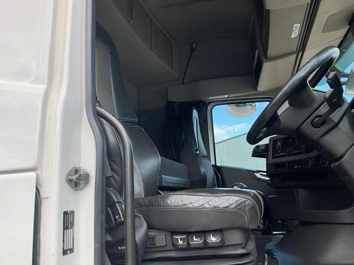 Used 2021 Volvo FH500 6x2 Midlift