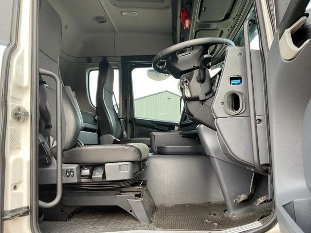 Used 2015 Scania G250 4x2 Boxvan