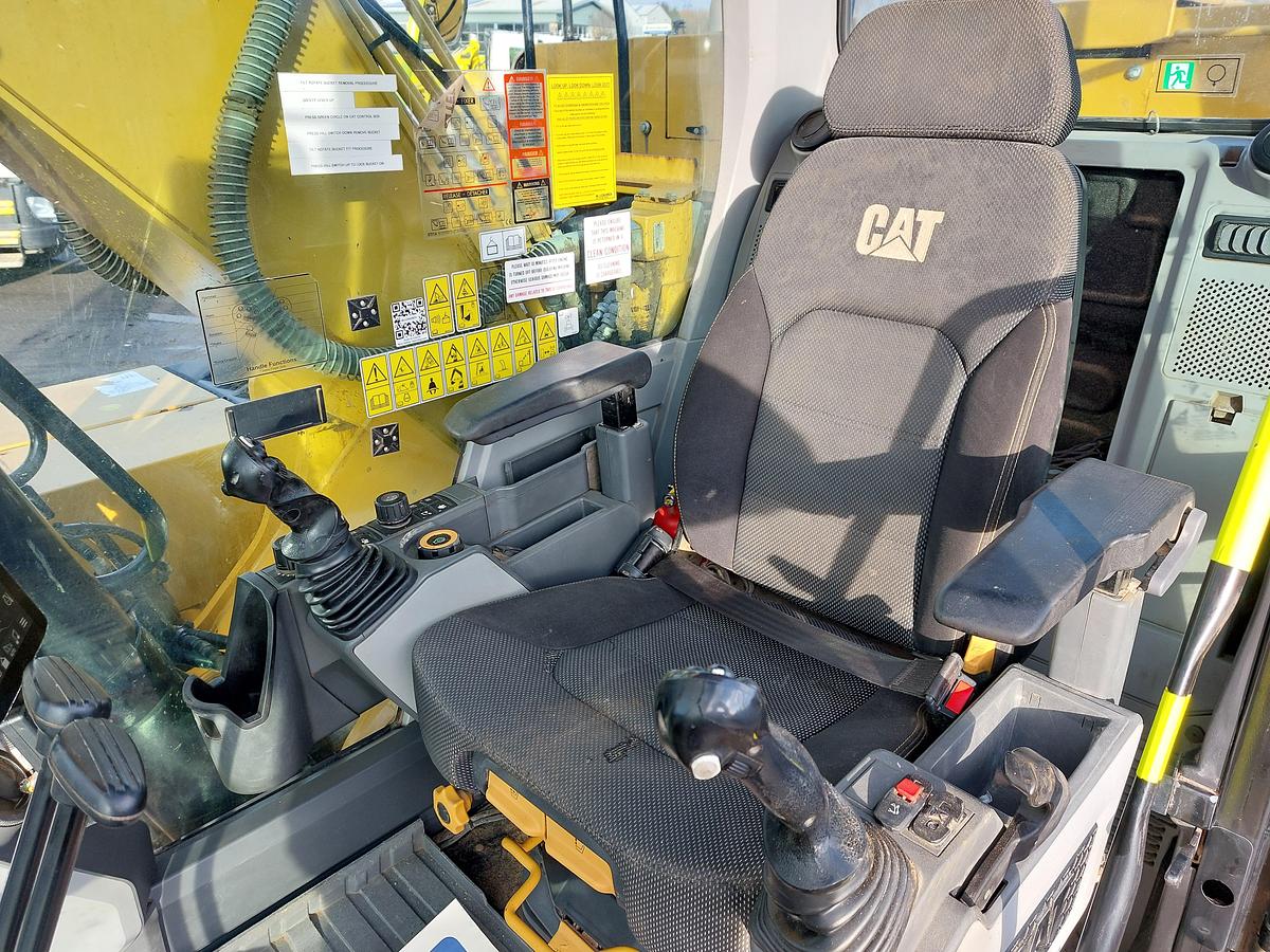 Used 2018 CAT 320