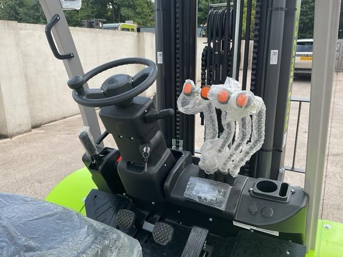Used 2025 Zoomlion FD30 New & Unused Forklift