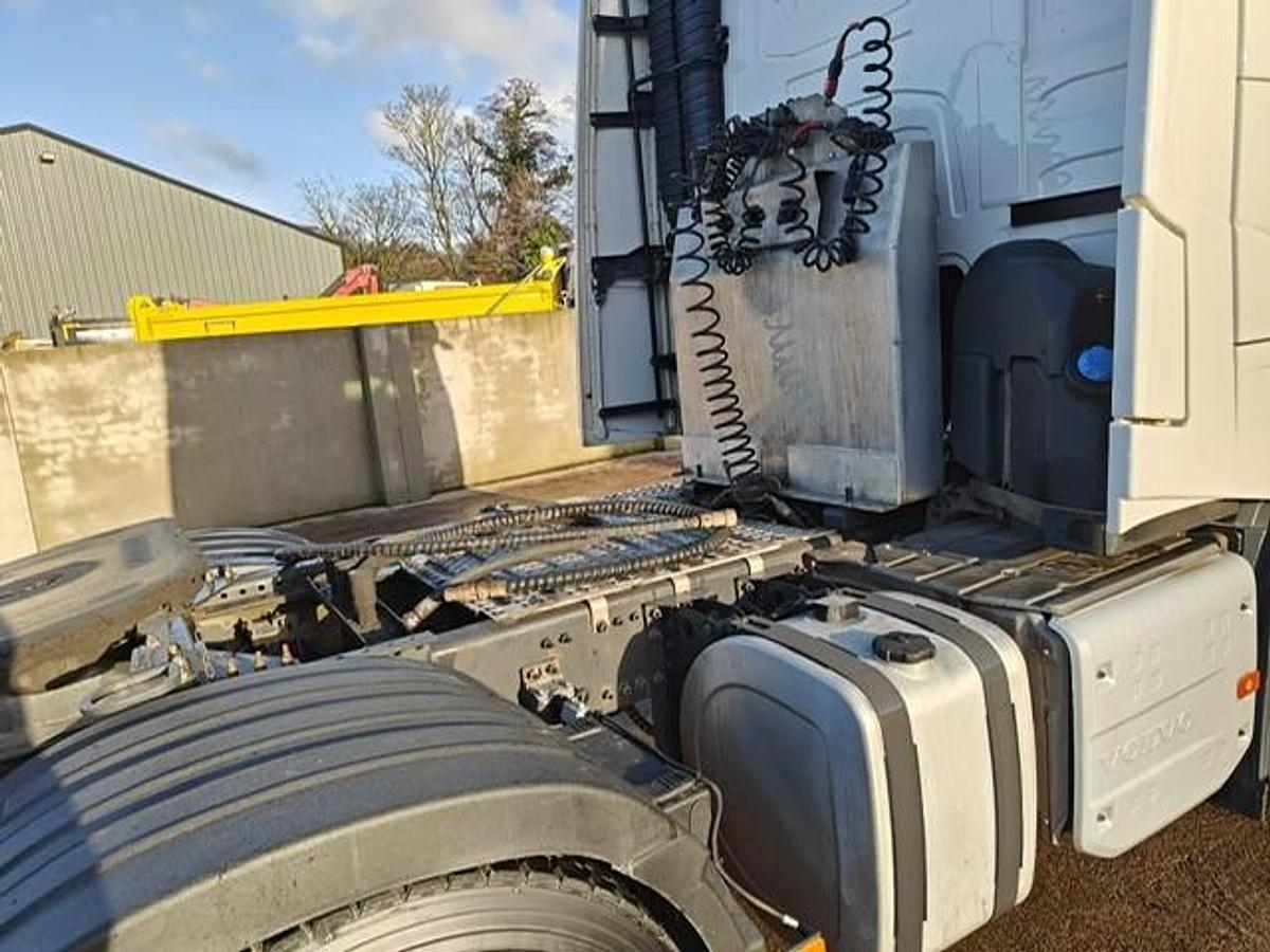 Used 2021 Volvo FH500 6x2 Tag Axle