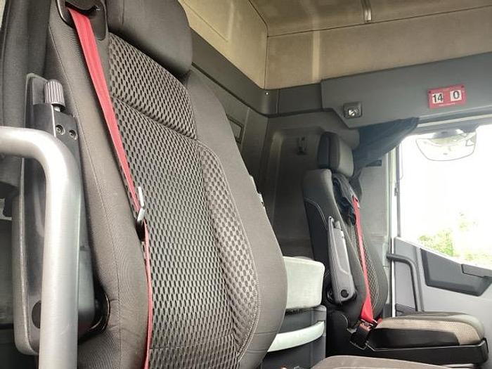 Used 2016 Renault T460 6x2 Midlift. Choice