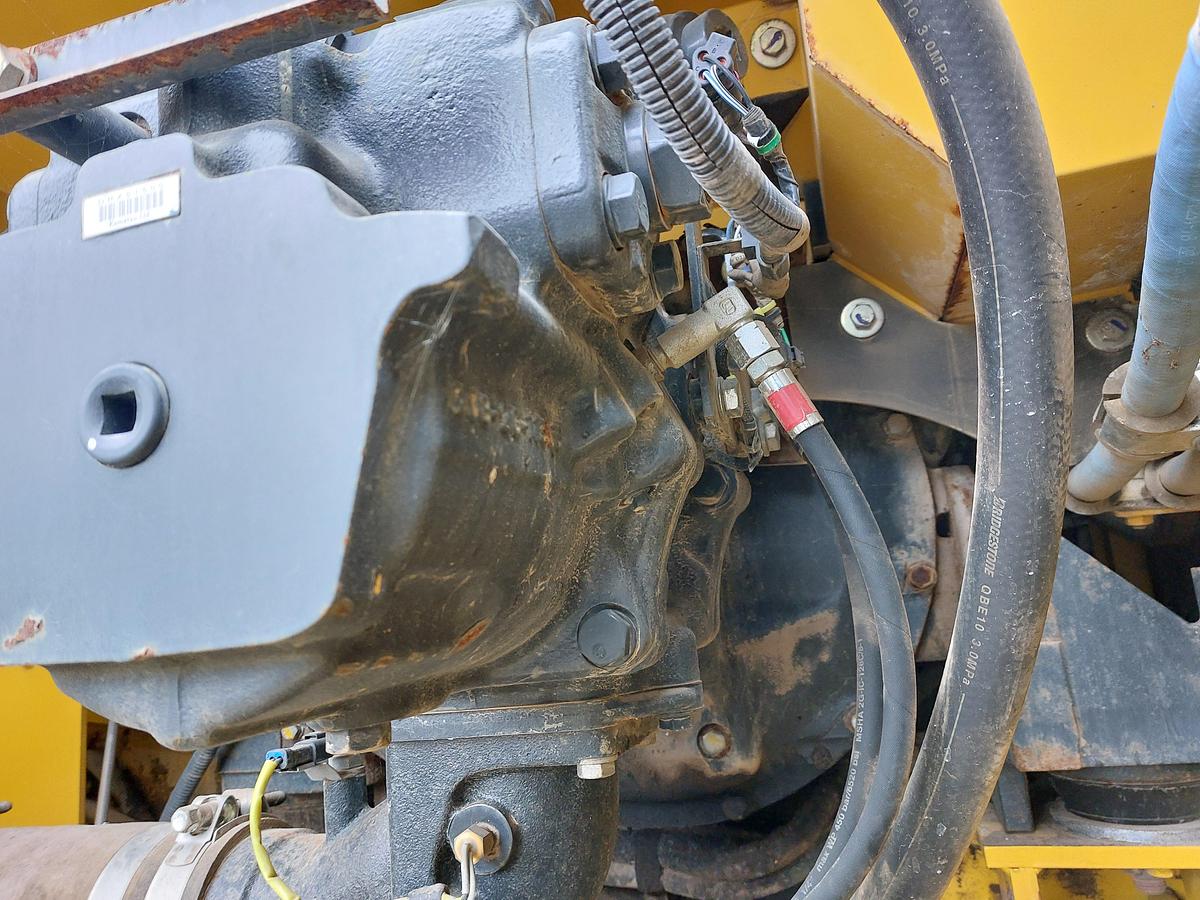 Used 2018 Komatsu PC360LC-11 Tracked Excavator