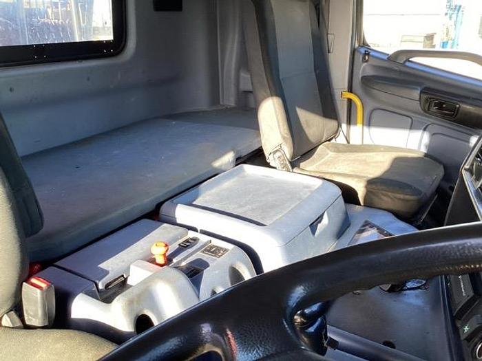 Used 2013 Hino 700 Series 8x4 Tipper Grab