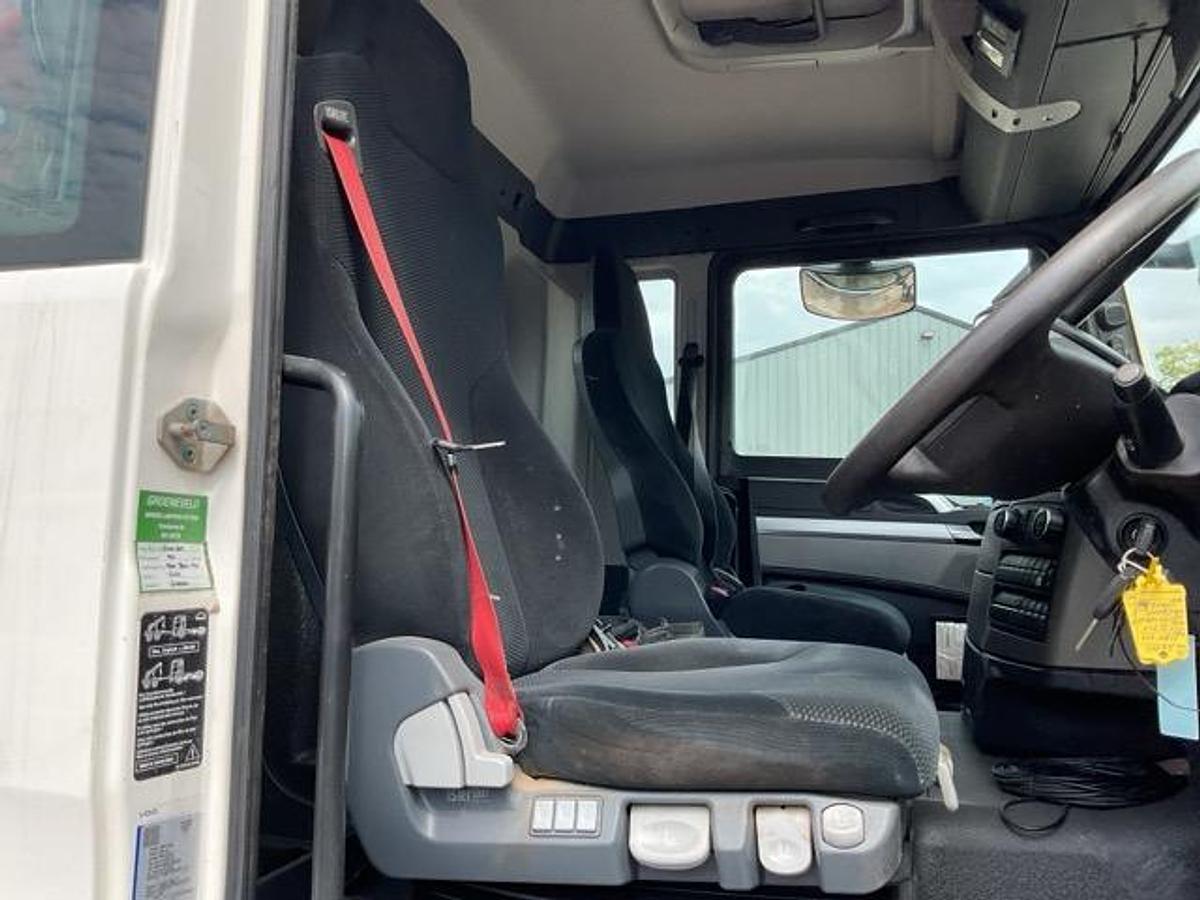 Used 2016 MAN TGS26.320 6x2 Flatbed Crane Lorry