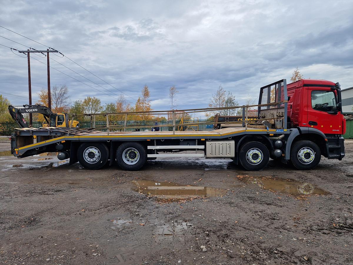 Used 2018 (18) Mercedes Arocs 3240 8x2 Rearlift Beavertail