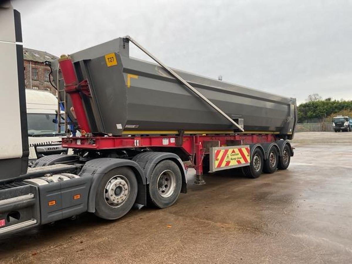Used 2013 Weightlifter Tri Axle Alloy  Tipping Trailer