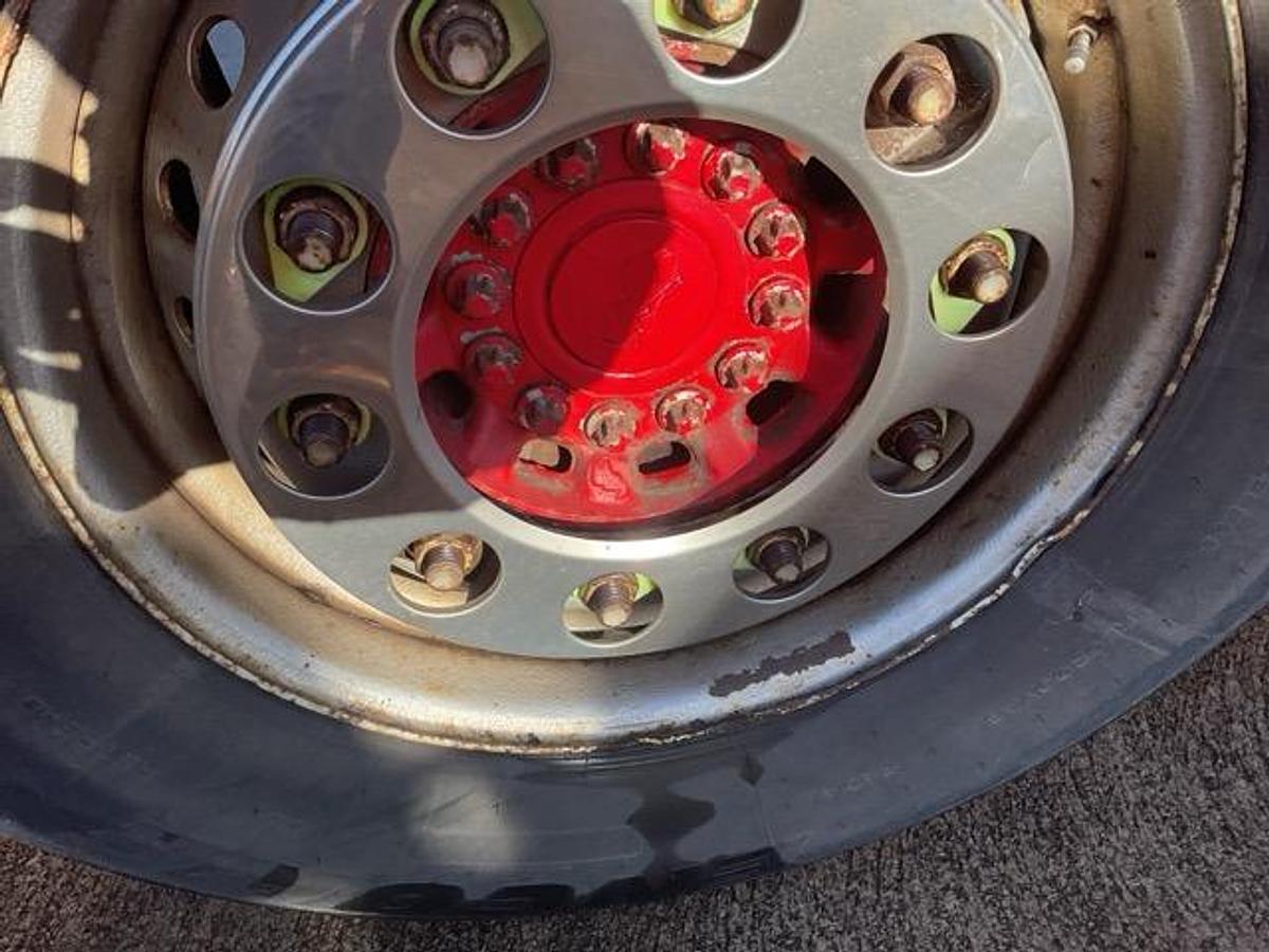 Used 2010 Schmitz Tri Axle Fridge