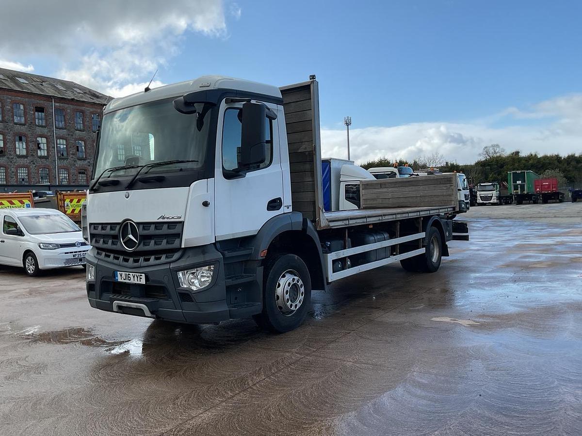 Used 2016 Mercedes Arocs 4x2 Flatbed