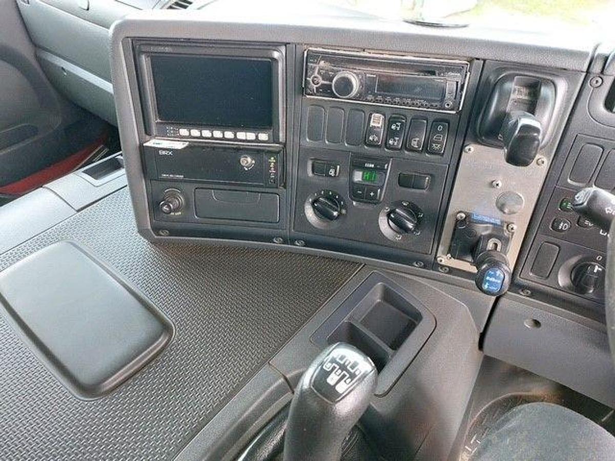 Used 2018 (18) Scania P410 8x4 Steel Tipper