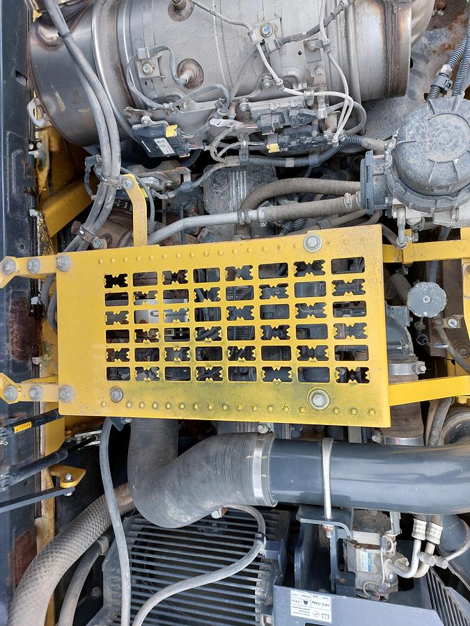 Used 2018 Komatsu PC360LC-11 Tracked Excavator