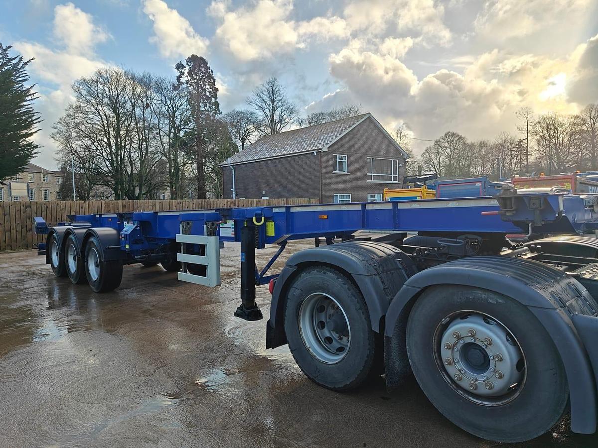 Used 2023 SDC 45ft Sliding Skeletal Trailer