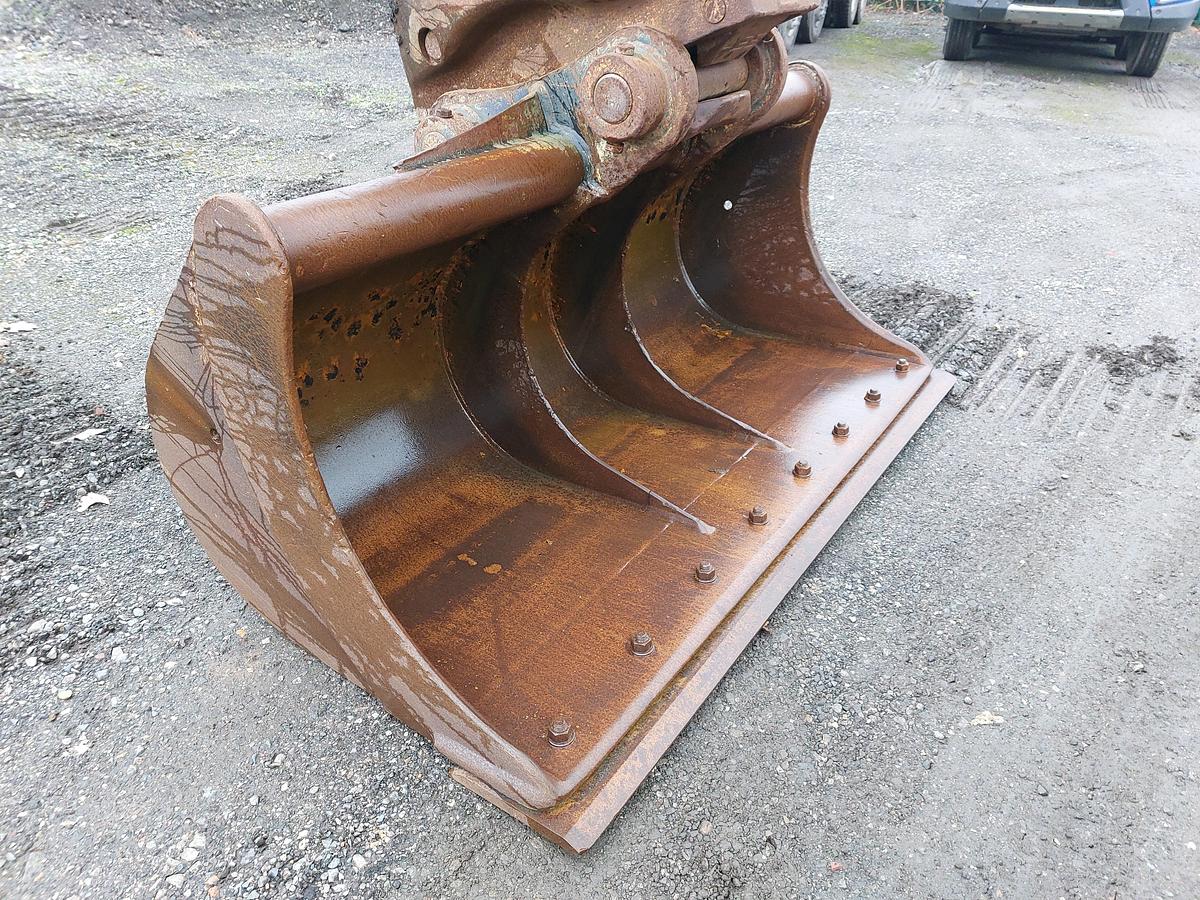 Used 2018 Komatsu PC360LC-11 Tracked Excavator