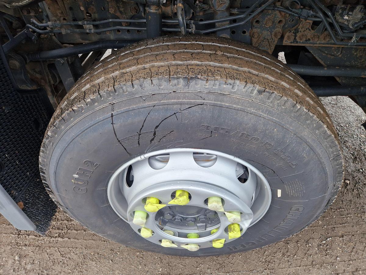 Used 2018 (18) Mercedes Arocs 3240 8x2 Rearlift Beavertail